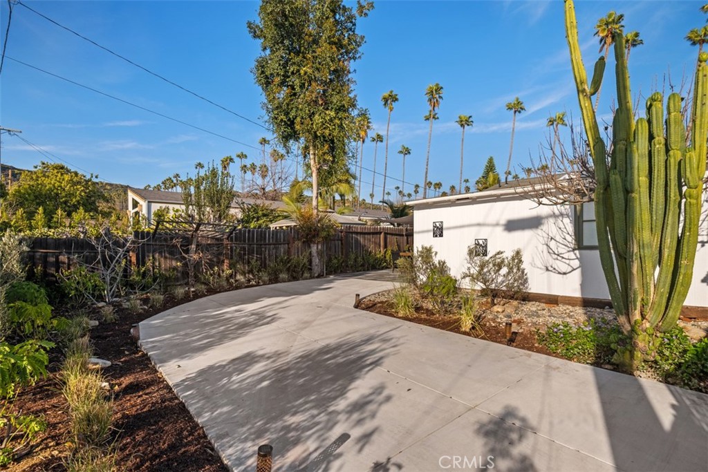 5117 Vincent Avenue Eagle Rock, CA 90041 - Photo 33 of 46 a view of a backyard