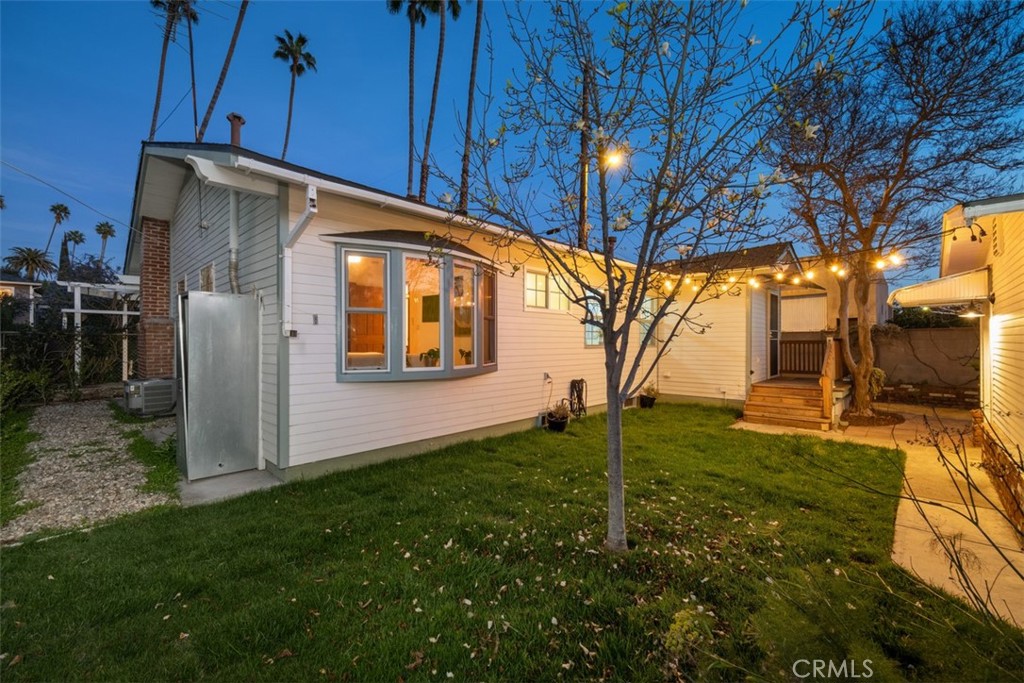 5117 Vincent Avenue Eagle Rock, CA 90041 - Photo 41 of 46 a view of a backyard with large tree