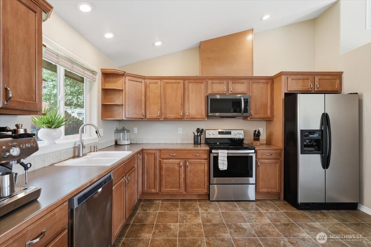2132 West Honeysett Road Wenatchee, WA 98801 - Photo 7 of 38
