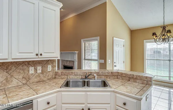 $2,450 | 401 Ash Tree Lane, Madison, MS 39110