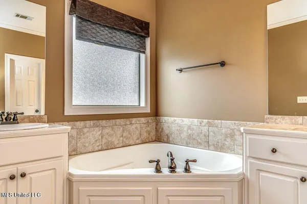 $2,450 | 401 Ash Tree Lane, Madison, MS 39110