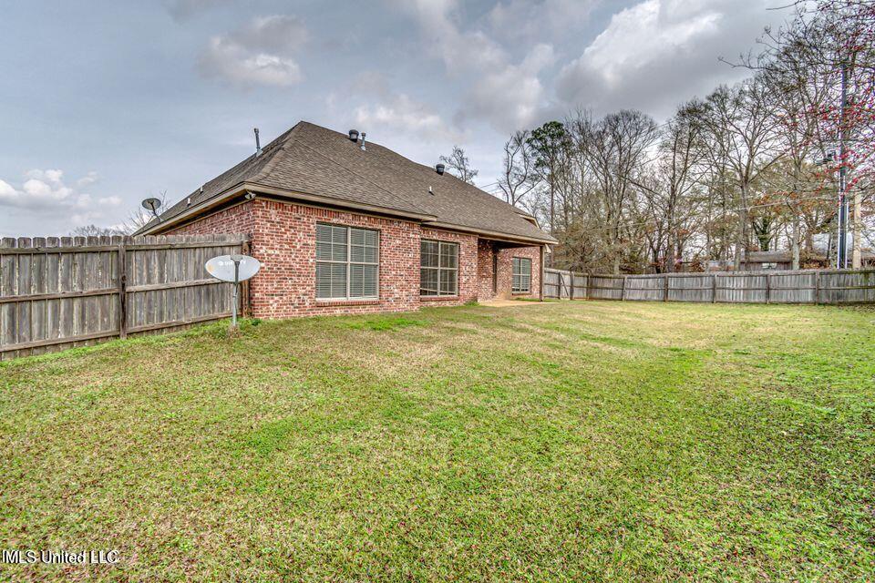 401 Ash Tree Lane Madison, MS 39110 - Photo 41 of 46 20220101222404441759000000-o