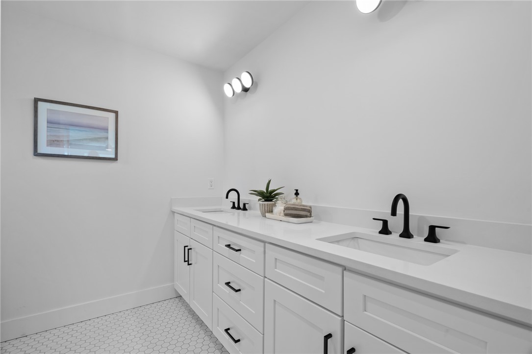 55 Brooklyn Road Narragansett, RI 02882 - Photo 23 of 46 Gallery Image 23