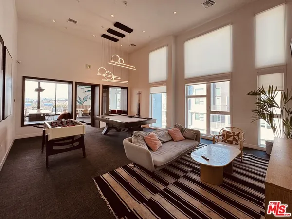 $2,920 | 3980 Wilshire Boulevard, Unit 726, Los Angeles, CA 90010