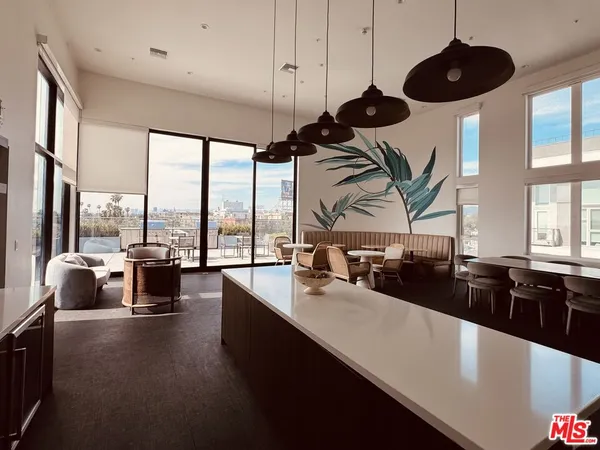 $2,920 | 3980 Wilshire Boulevard, Unit 726, Los Angeles, CA 90010