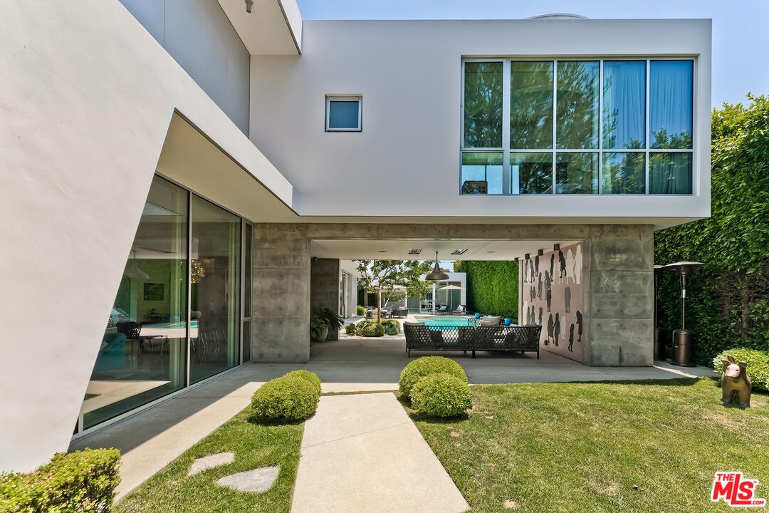 1342 Appleton Way Venice, CA 90291 - Photo 4 of 46 a view of outdoor space yard and patio