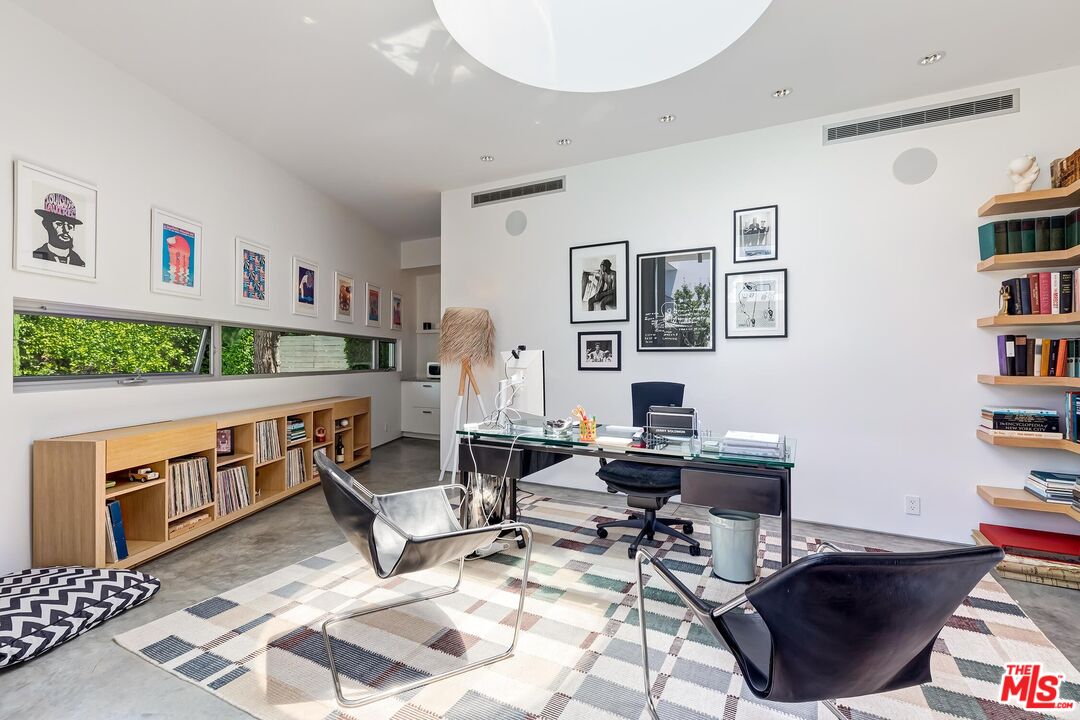 1342 Appleton Way Venice, CA 90291 - Photo 42 of 46 a view of a workspace with furniture