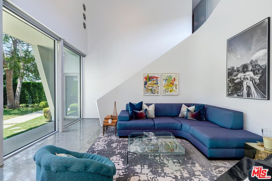 1342 Appleton Way Venice, CA 90291 - Photo 10 of 46 a living room with furniture and a large window