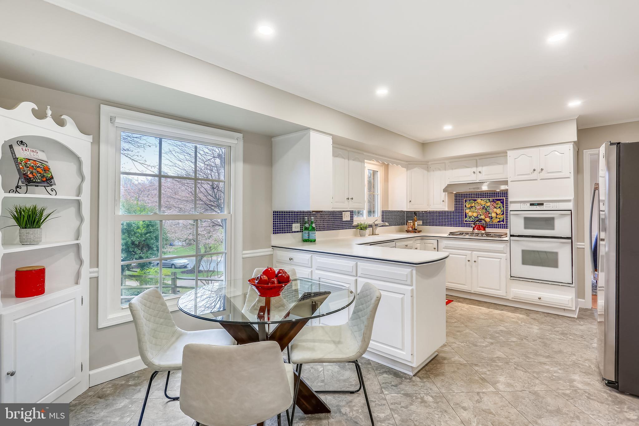 8712 Fox Run Potomac, MD 20854 - Photo 13 of 53