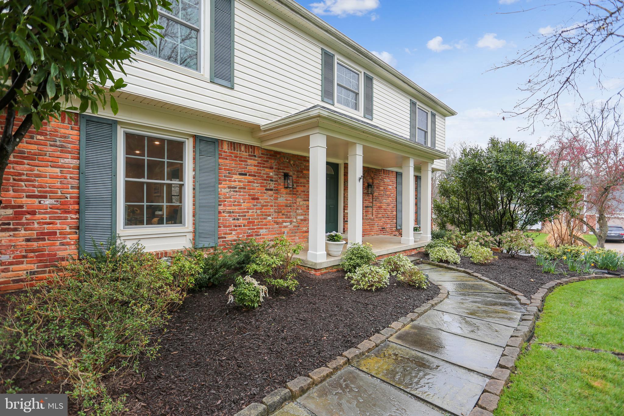 8712 Fox Run Potomac, MD 20854 - Photo 3 of 53