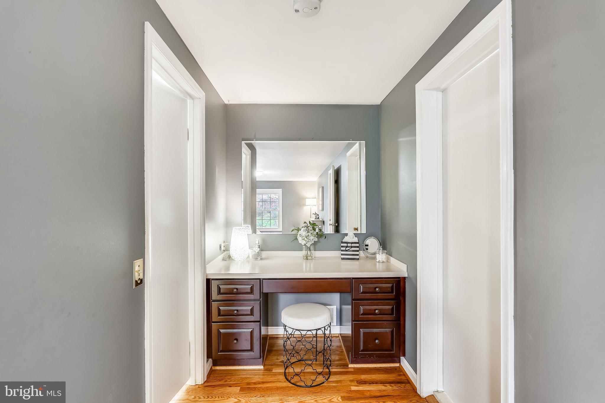 8712 Fox Run Potomac, MD 20854 - Photo 31 of 53