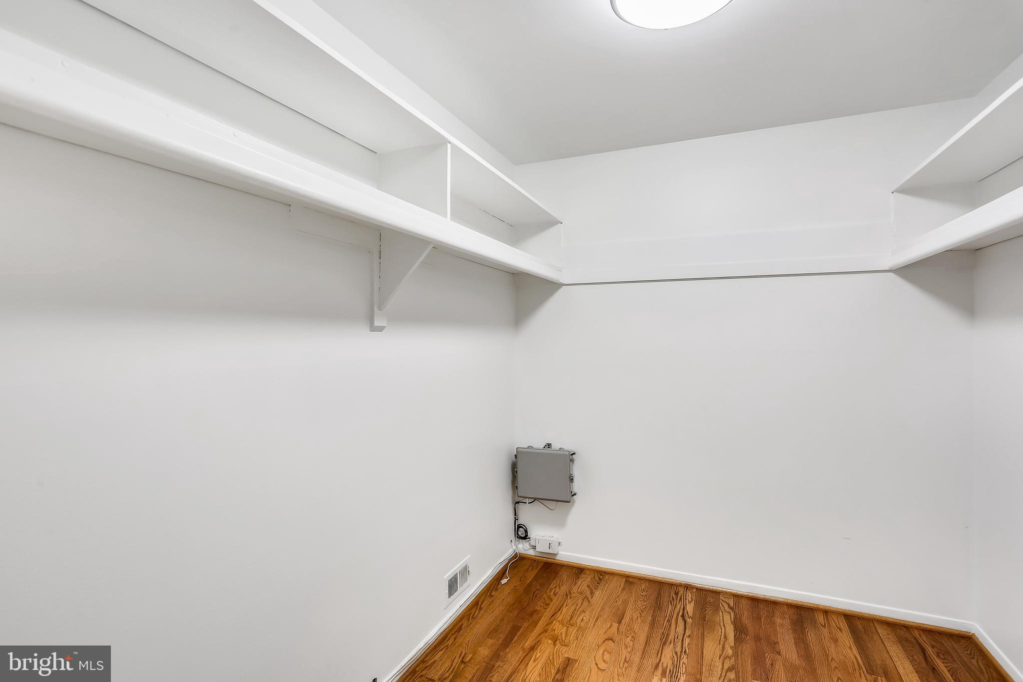 8712 Fox Run Potomac, MD 20854 - Photo 34 of 53