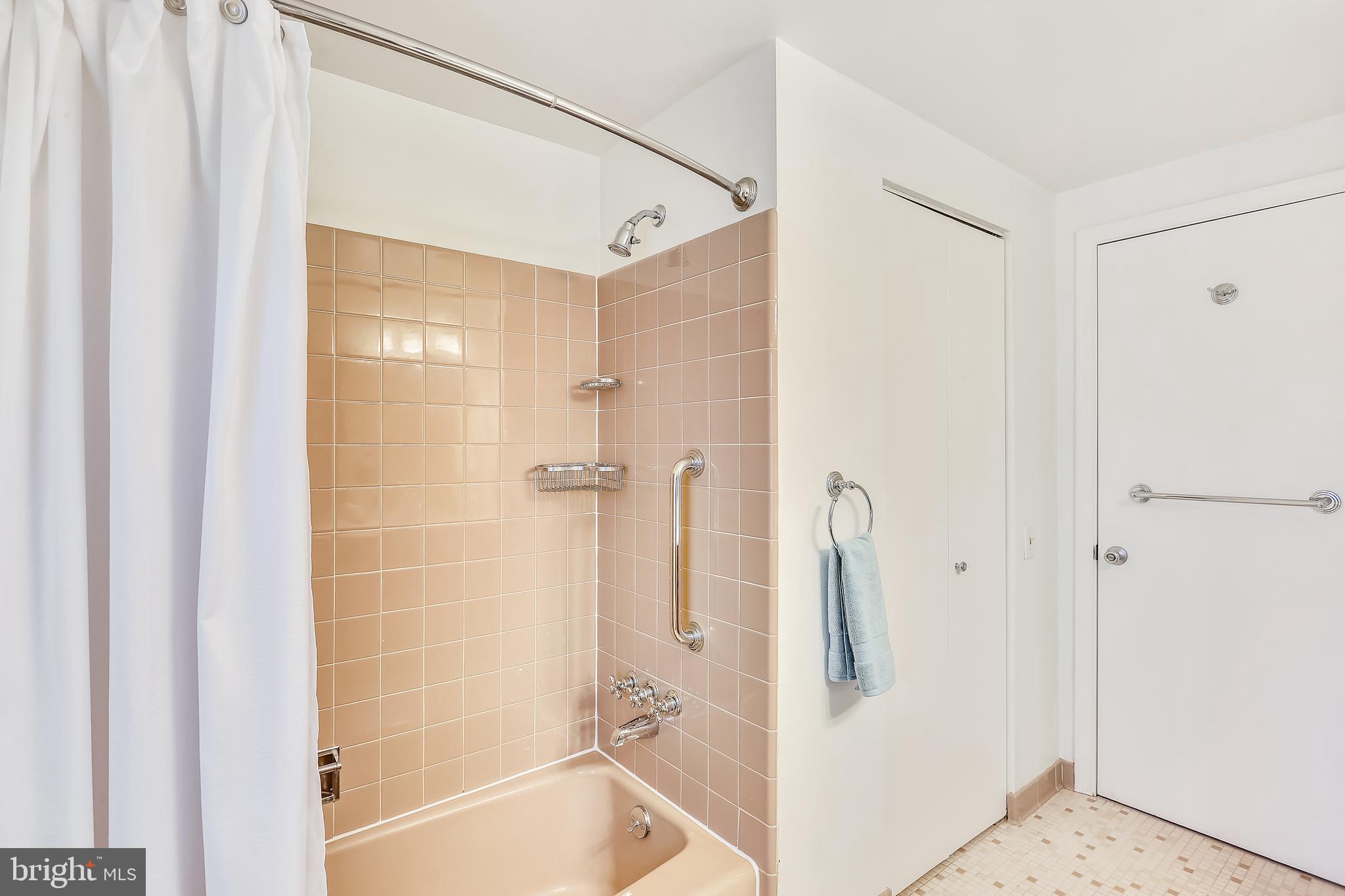 8712 Fox Run Potomac, MD 20854 - Photo 38 of 53