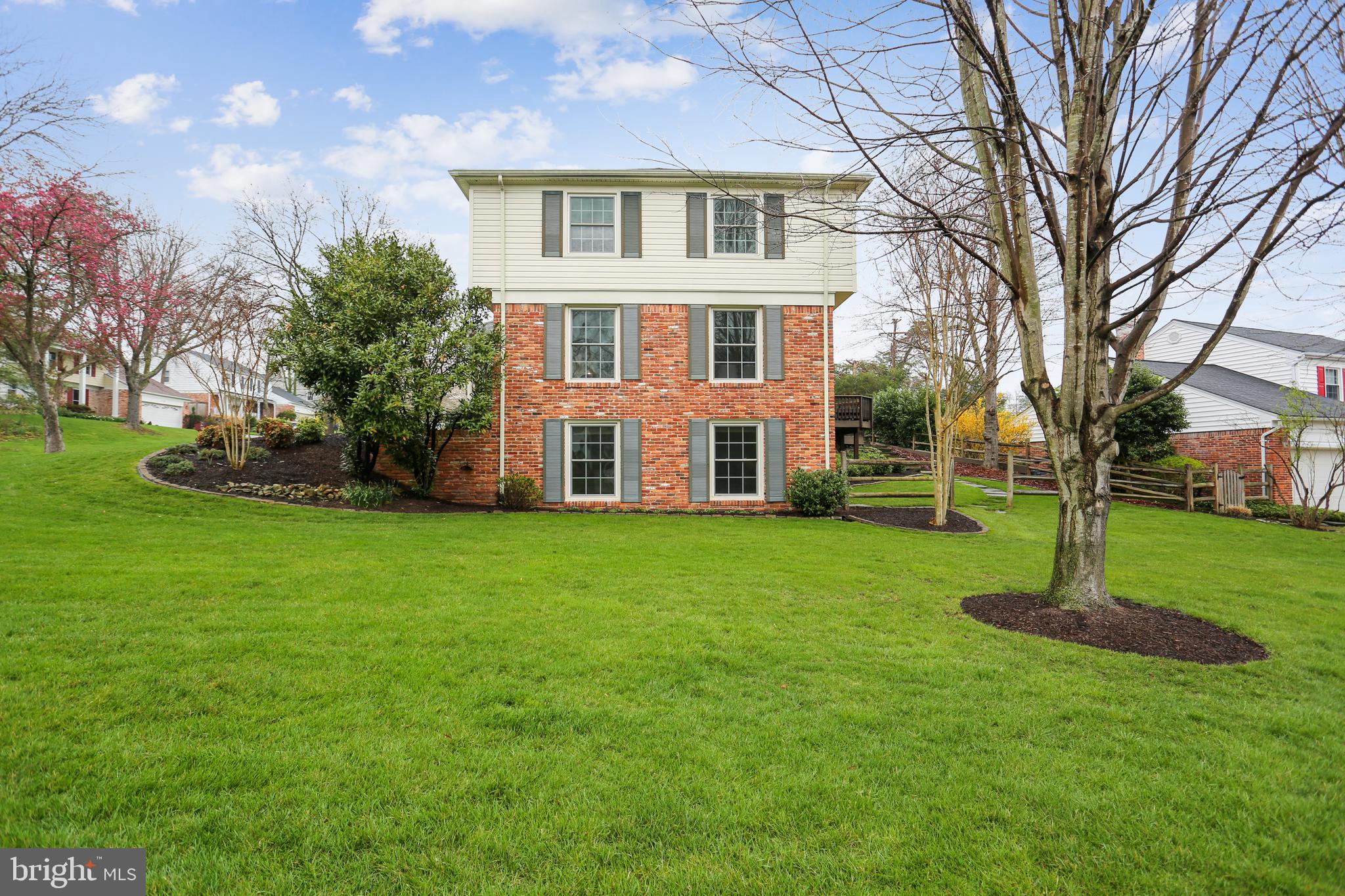 8712 Fox Run Potomac, MD 20854 - Photo 7 of 53