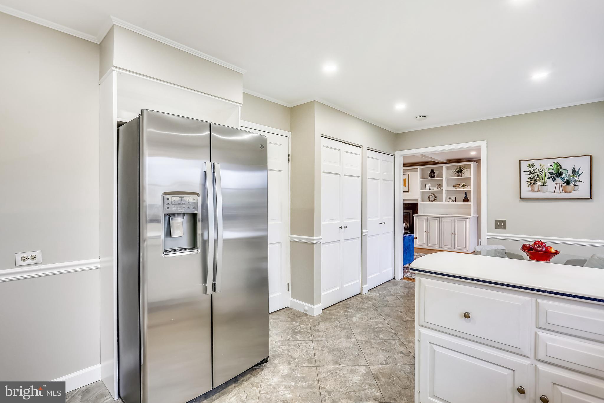 8712 Fox Run Potomac, MD 20854 - Photo 8 of 53