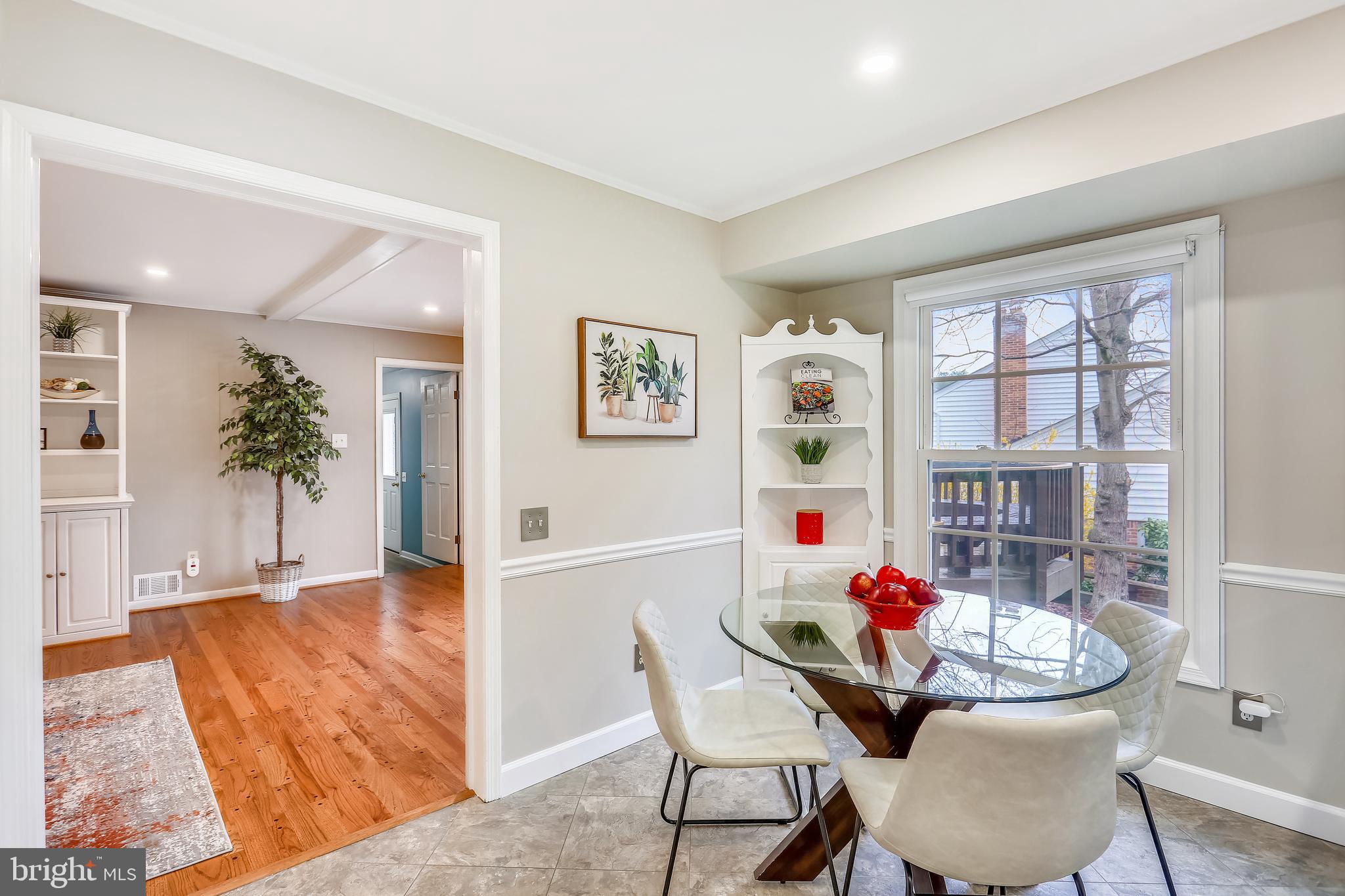 8712 Fox Run Potomac, MD 20854 - Photo 10 of 53