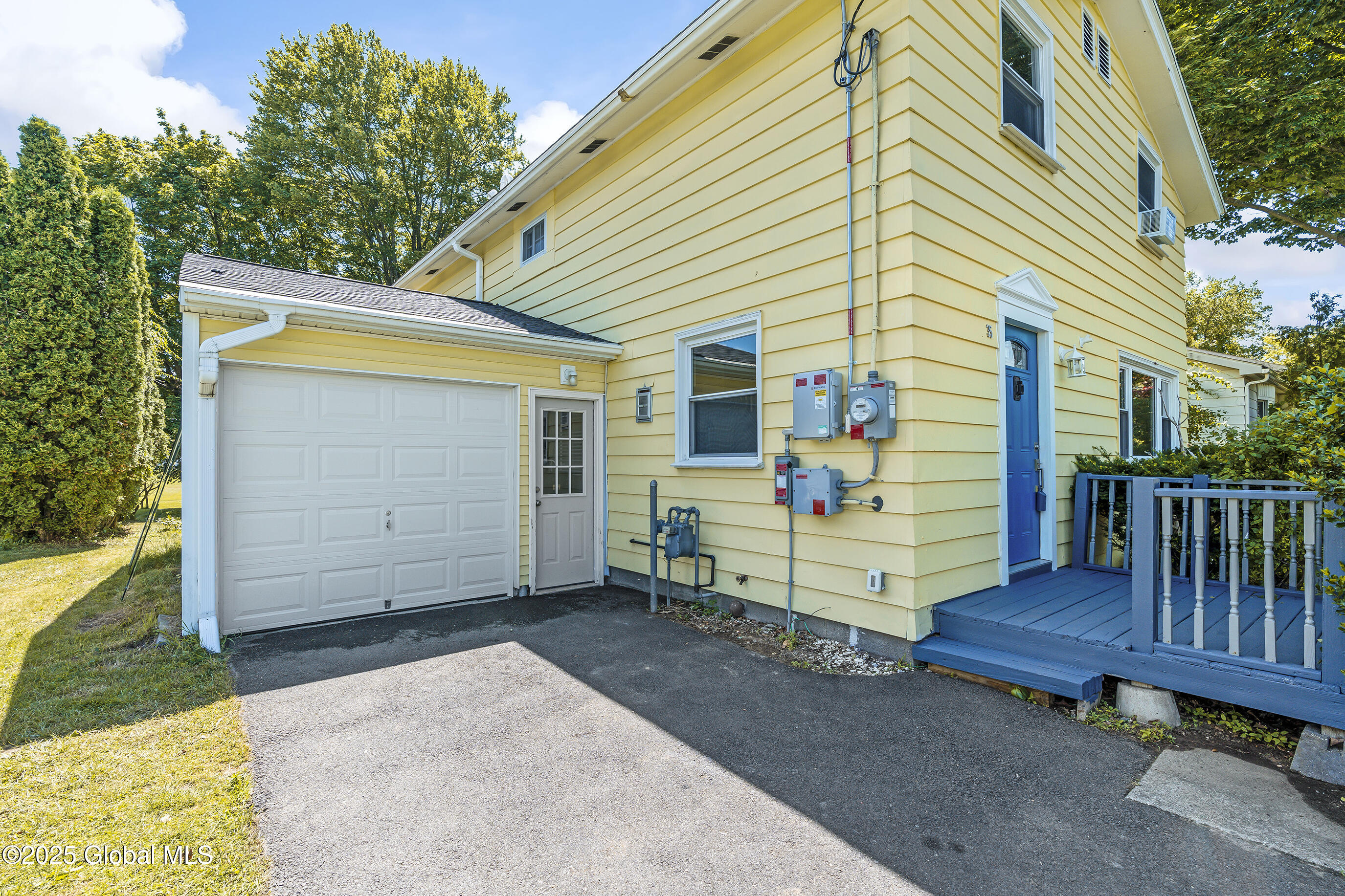 35 Magee Drive Glenmont, NY 12077 - Photo 2 of 62 010-35-Magee-Dr