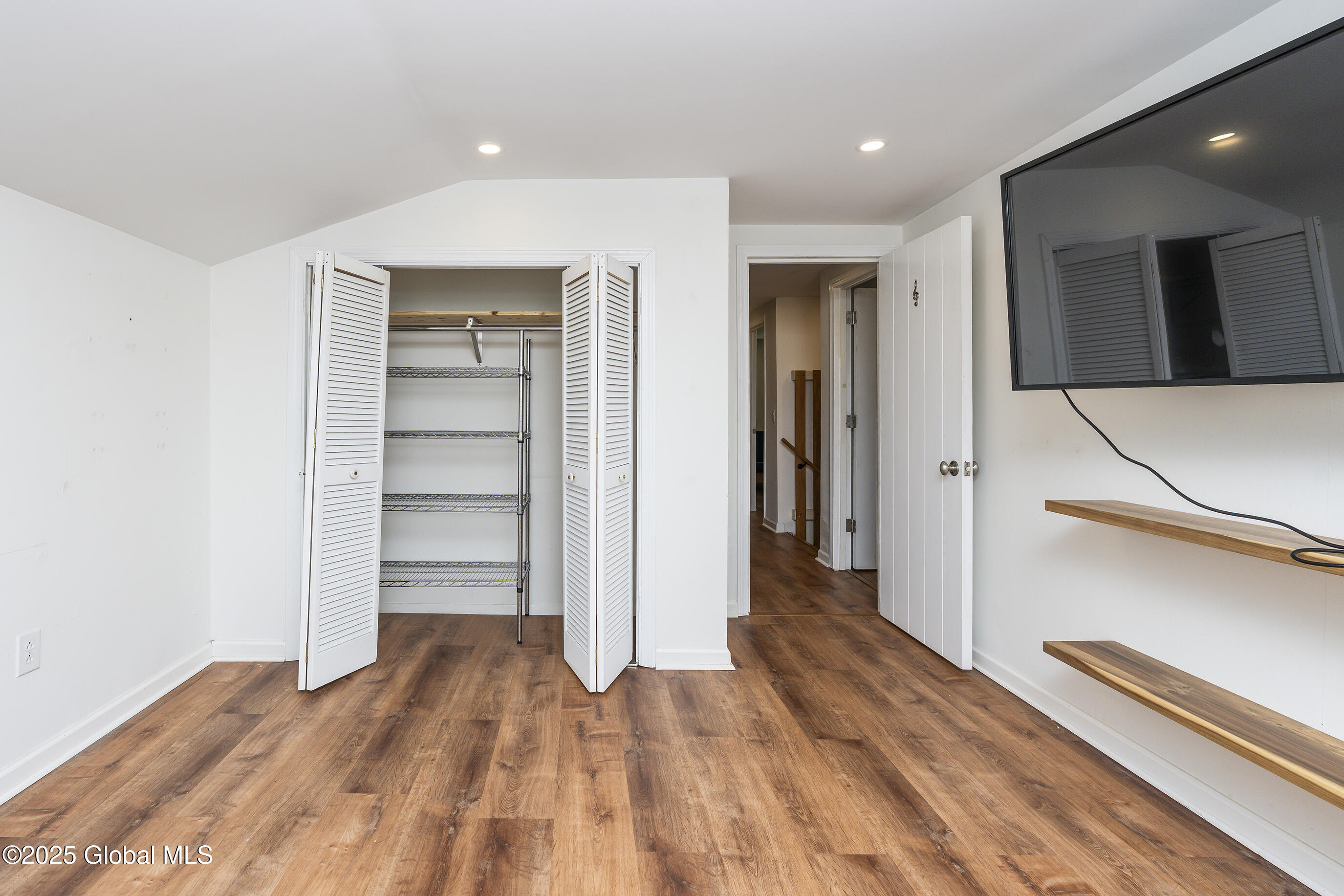 35 Magee Drive Glenmont, NY 12077 - Photo 43 of 62 055-35-Magee-Dr