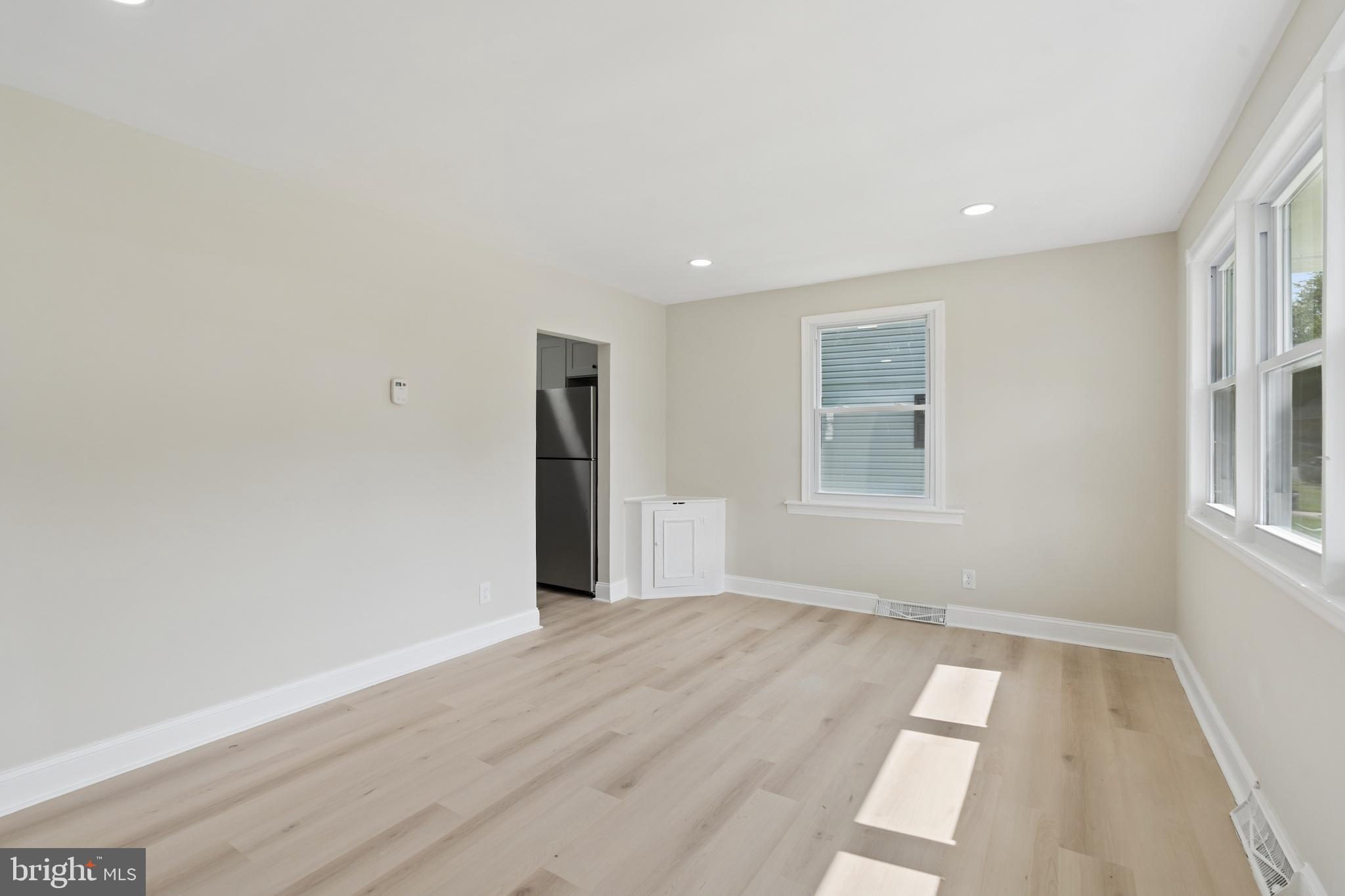 709 Templecliff Road Pikesville, MD 21208 - Photo 4 of 29