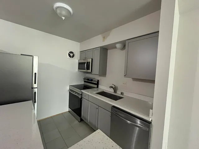 $1,095 | 3811 South 35th Street, Unit 32, Greenfield, WI 53221