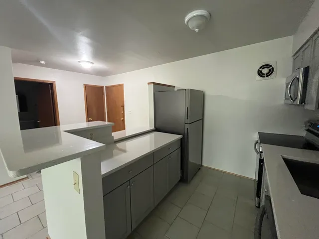 $1,095 | 3811 South 35th Street, Unit 32, Greenfield, WI 53221