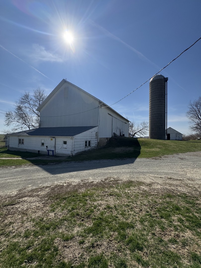 19381 Luther Road Sterling, IL 61081 - Photo 29 of 43