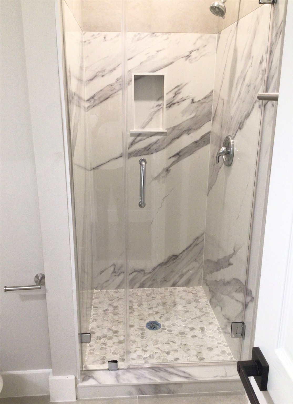 2109 Marnel Road, Unit H Houston, TX 77055 - Photo 23 of 30 a view of a bathroom