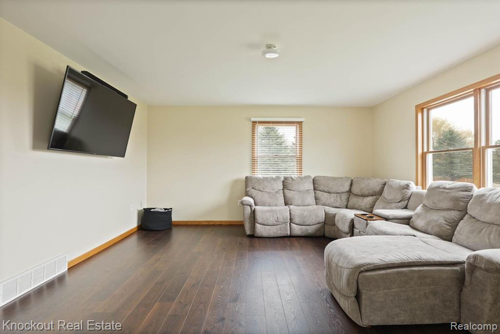 3353 Murphy Lake Road Millington, MI 48746 - Photo 13 of 68