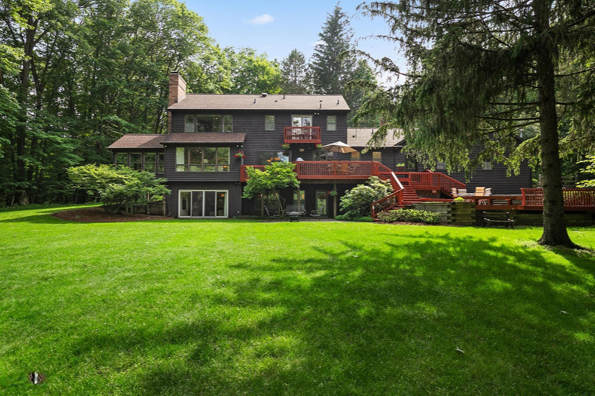 9530 Ravine Ridge Drive Southeast Caledonia, MI 49316 - Photo 2 of 66 9530 Ravine Ridge Dr SE