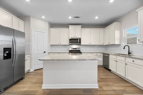 $309,900 | 1006 Whispering Winds Drive, Beasley, TX 77417