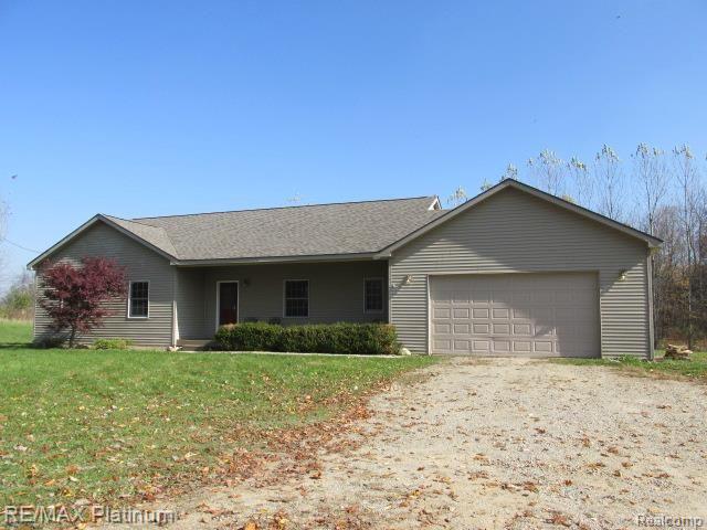 9094 Robb Road Fowlerville, MI 48836 - Photo 2 of 32 FRONT EXTERIOR 2