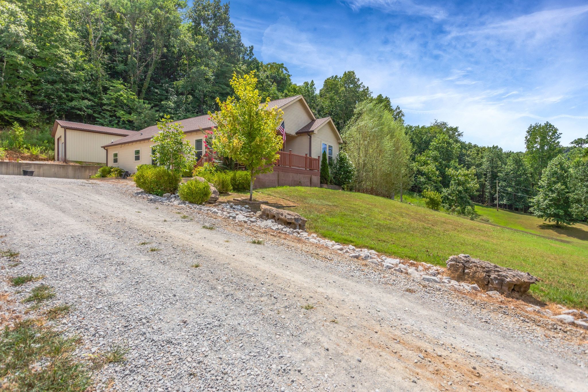 2071 Preacher Holt Road Mount Pleasant, TN 38474 - Photo 2 of 30