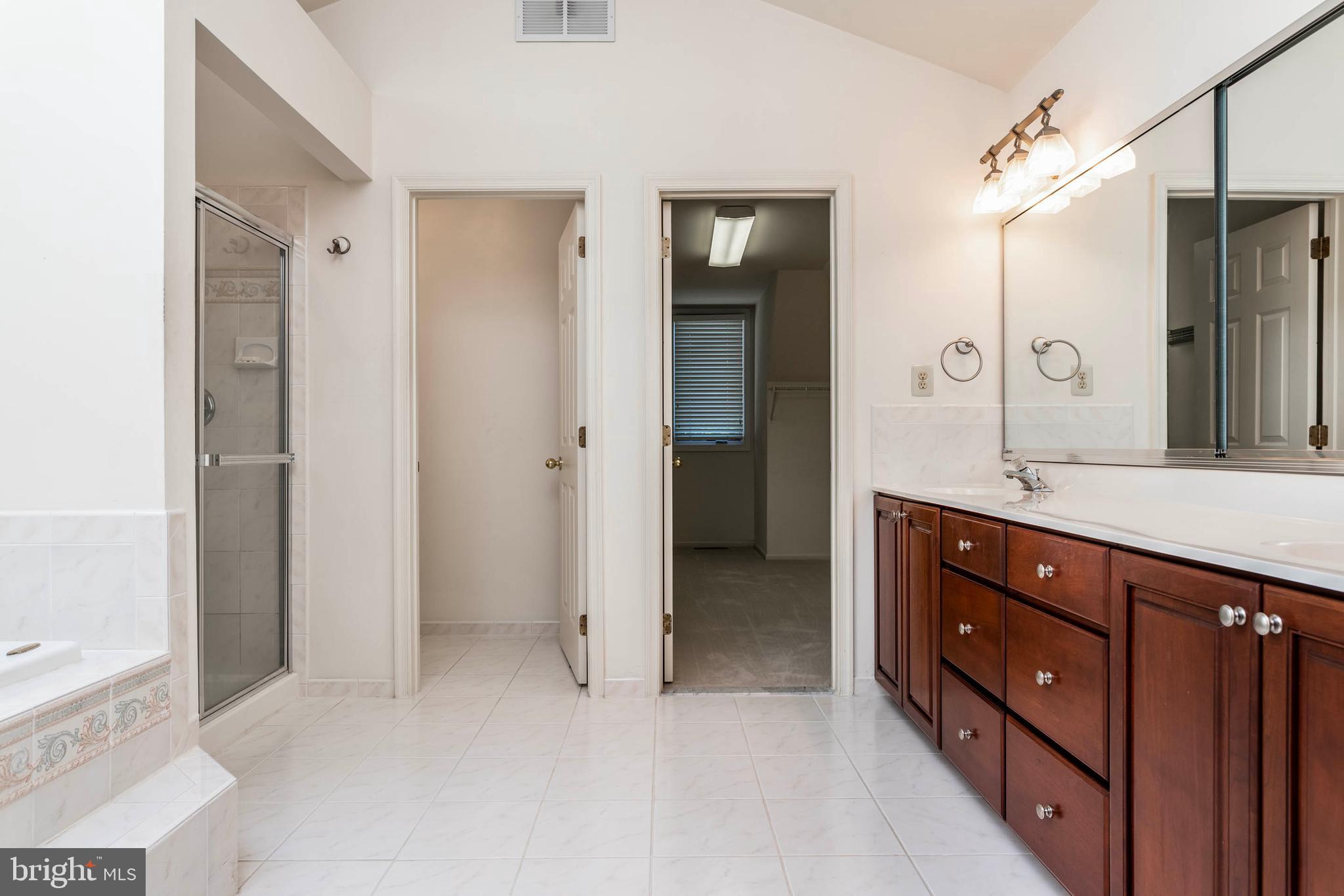 1 Post Run Newtown Square, PA 19073 - Photo 23 of 43 Primary Bathroom w/ stall shower & soaking tub