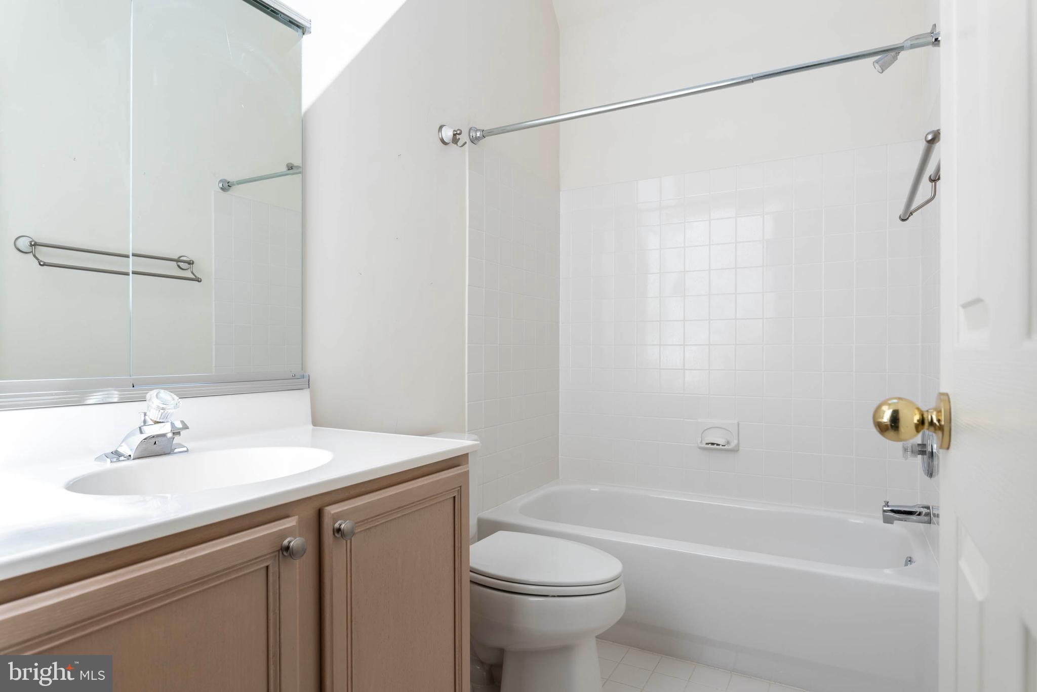 1 Post Run Newtown Square, PA 19073 - Photo 28 of 43 Hall Bathroom