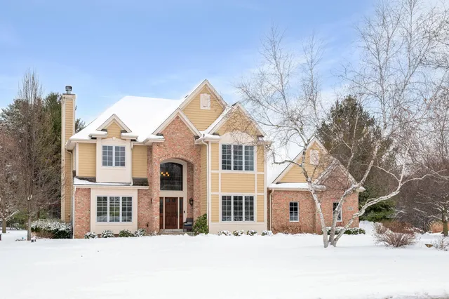 $975,000 | W283-n6297 Hibritten Way, Merton, WI 53029