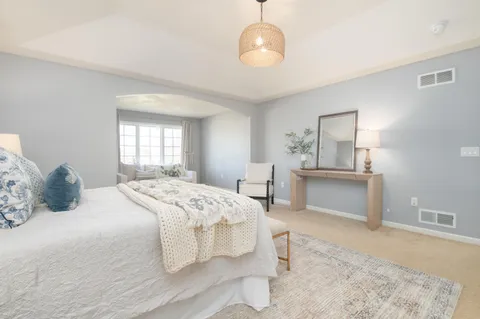 $975,000 | W283N6297 Hibritten Way, Hartland, WI 53029