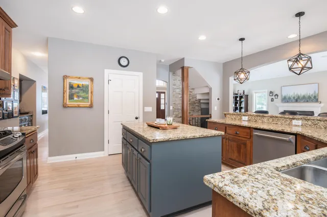 $975,000 | W283-n6297 Hibritten Way, Merton, WI 53029