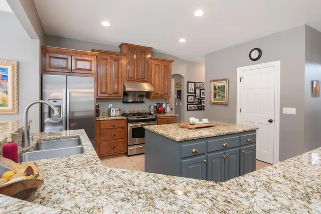 $975,000 | W283-n6297 Hibritten Way, Merton, WI 53029