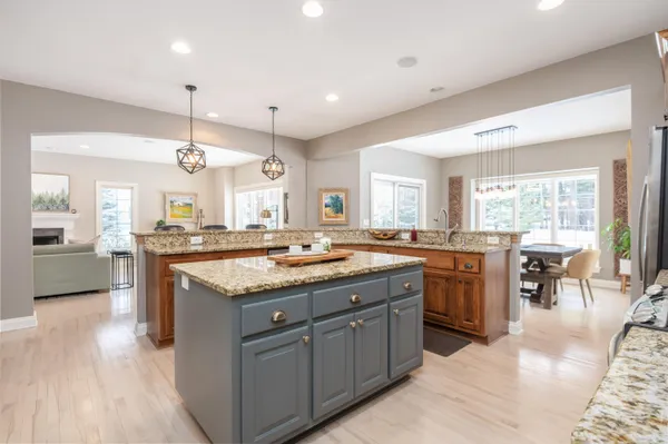 $925,000 | W283N6297 Hibritten Way, Hartland, WI 53029