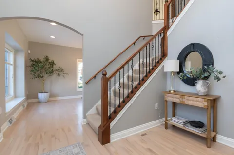 $975,000 | W283N6297 Hibritten Way, Hartland, WI 53029