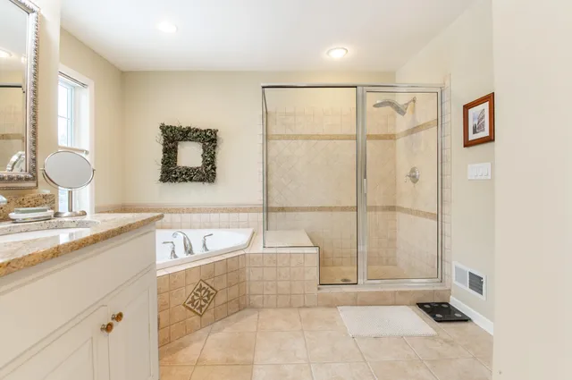 $975,000 | W283-n6297 Hibritten Way, Merton, WI 53029