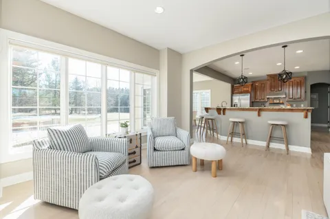 $975,000 | W283N6297 Hibritten Way, Hartland, WI 53029