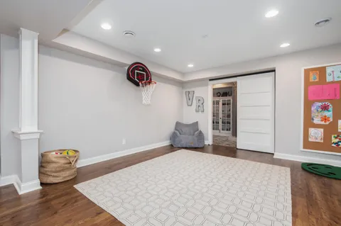 $975,000 | W283N6297 Hibritten Way, Hartland, WI 53029