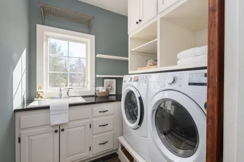 $975,000 | W283N6297 Hibritten Way, Hartland, WI 53029