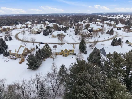 $975,000 | W283N6297 Hibritten Way, Hartland, WI 53029