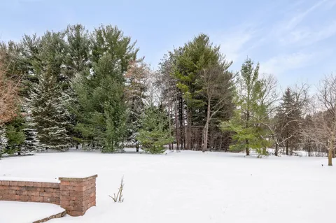 $975,000 | W283N6297 Hibritten Way, Hartland, WI 53029