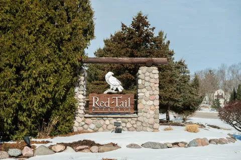 $975,000 | W283N6297 Hibritten Way, Hartland, WI 53029