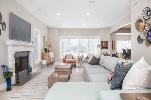 $975,000 | W283-n6297 Hibritten Way, Merton, WI 53029