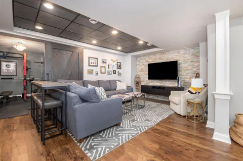 $975,000 | W283N6297 Hibritten Way, Hartland, WI 53029