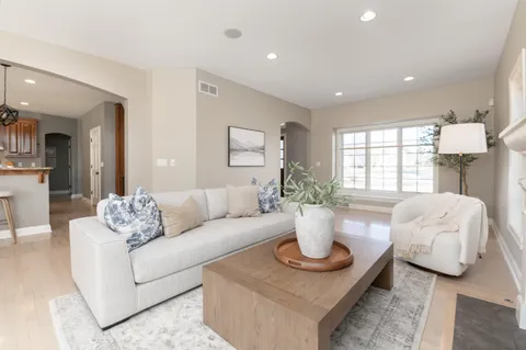 $975,000 | W283N6297 Hibritten Way, Hartland, WI 53029